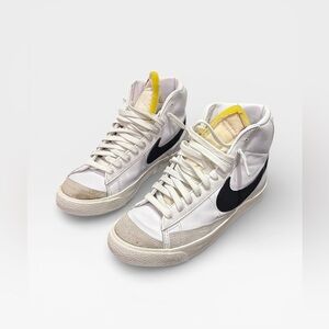 Nike Women's Blazer Mid '77 8.5